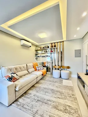 Excelente Apartamento Semimobiliado Central
