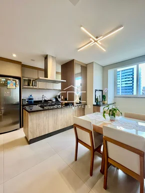 Excelente Apartamento Semimobiliado Central