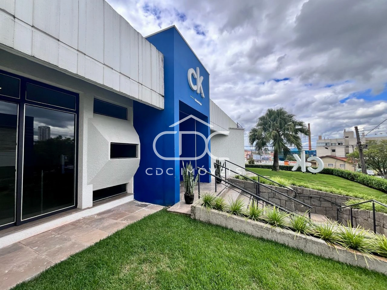 Excelente Sala Comercial Mobiliada E Equipada Para Dentistas