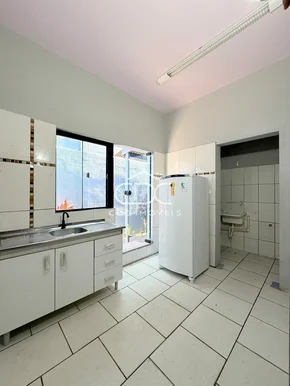 ótimo Apartamento Semimobiliado No Contorno