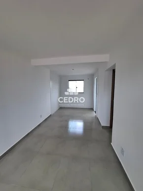 Sobrado Com 2 Quartos Em Uvaranas