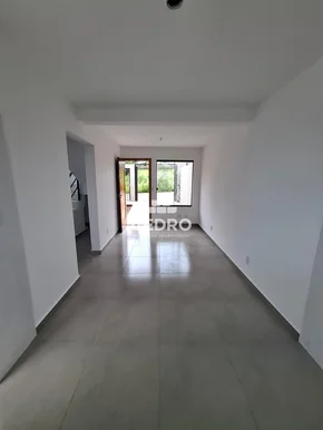 Sobrado Com 2 Quartos Em Uvaranas