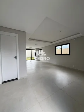 Sobrado Com 3 Quartos, Sendo 1 Suíte, No Bosque Mistral