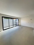 <strong>Sobrado com 3 quartos, sendo 3 suítes, no Jardim Carvalho</strong>