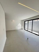 <strong>Sobrado com 3 quartos, sendo 3 suítes, no Jardim Carvalho</strong>