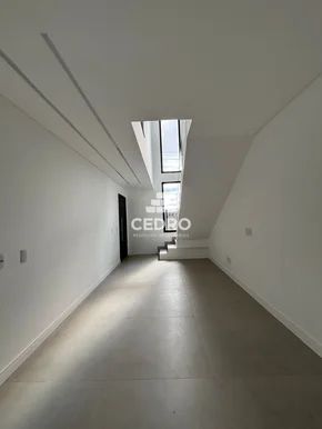 Sobrado Com 3 Quartos, Sendo 1 Suíte, No Jardim Carvalho