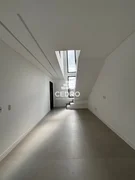 <strong>Sobrado com 3 quartos, sendo 1 suíte, no Jardim Carvalho</strong>