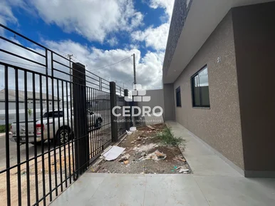 Casa Com 3 Quartos, Sendo 1 Suíte, No Cará Cará