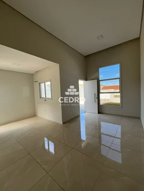 Casa Com 3 Quartos, Sendo 1 Suíte, Em Uvaranas