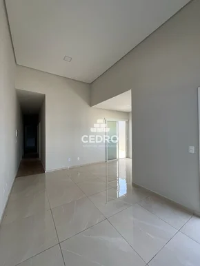 Casa Com 3 Quartos, Sendo 1 Suíte, Em Uvaranas