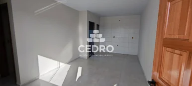 Casa Com 2 Quartos, Sendo 1 Suíte, Em Uvaranas