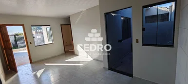 Casa Com 2 Quartos, Sendo 1 Suíte, Em Uvaranas