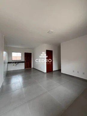 <strong>Casa com 2 quartos na Colônia Dona Luiza</strong>