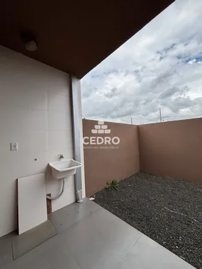 Casa Com 2 Quartos Na Colônia Dona Luiza