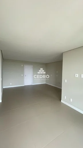 Apartamento Com 3 Quartos, Sendo 1 Suíte, No Centro