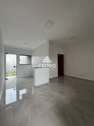 <strong>Casa com 2 quartos, sendo 1 suíte, no Cará Cará</strong>