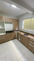 <strong>Sobrado com 3 quartos, sendo 1 suíte, em Órfãs</strong>