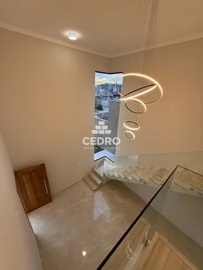 Sobrado Com 3 Quartos, Sendo 1 Suíte, No Cará Cará