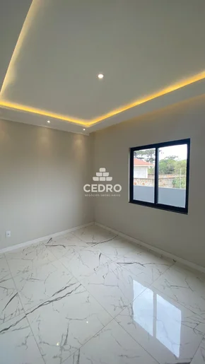 Casa Com 3 Quartos No Cará Cará