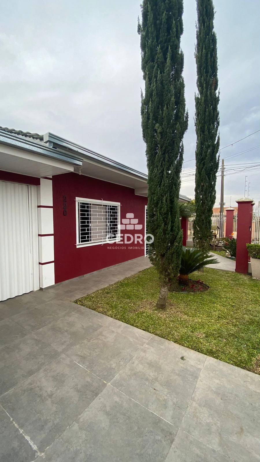 Casa Com 3 Quartos, Sendo 1 Suíte, Em Oficinas
