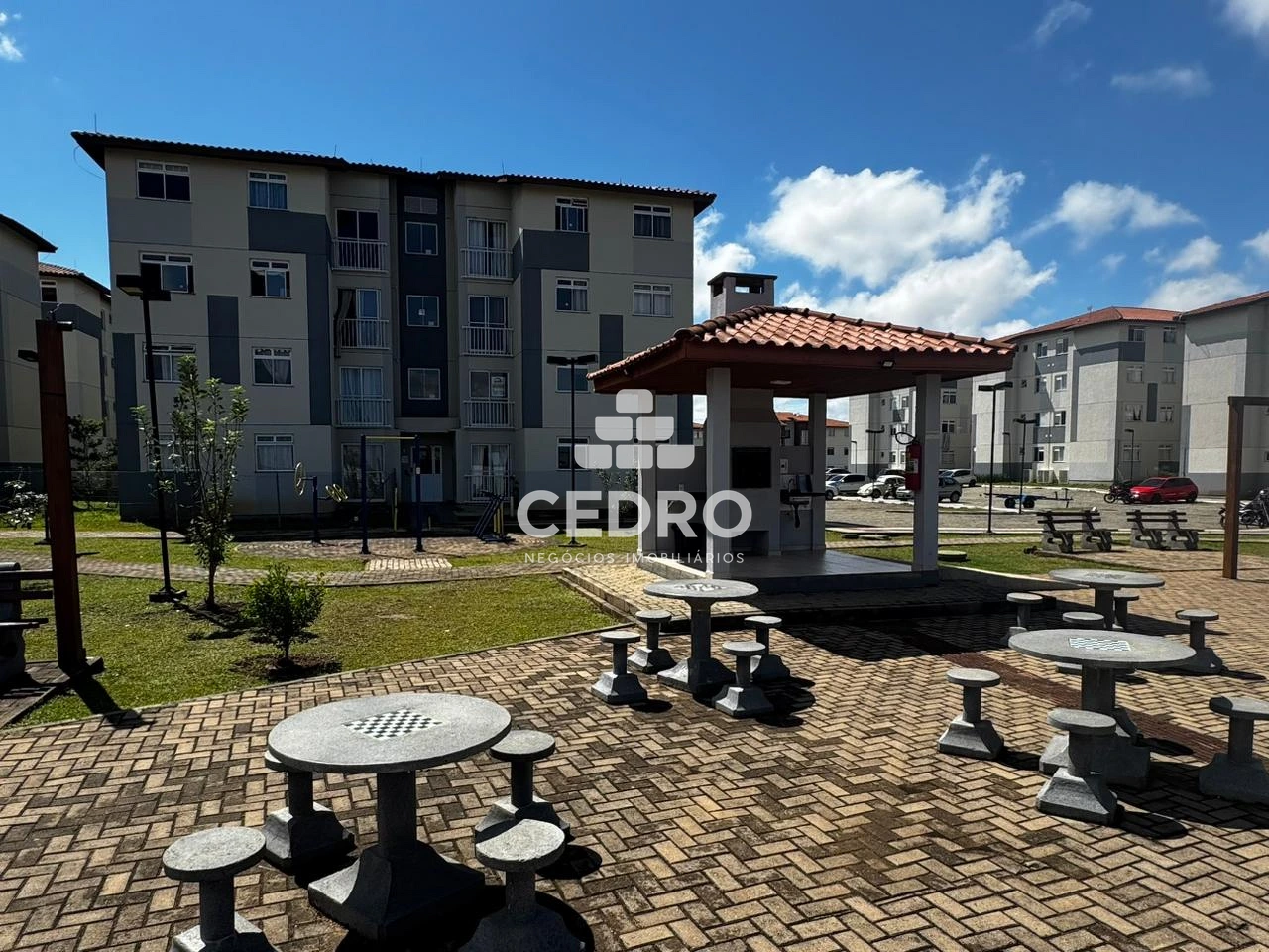 Apartamento Com 2 Quartos Em Uvaranas
