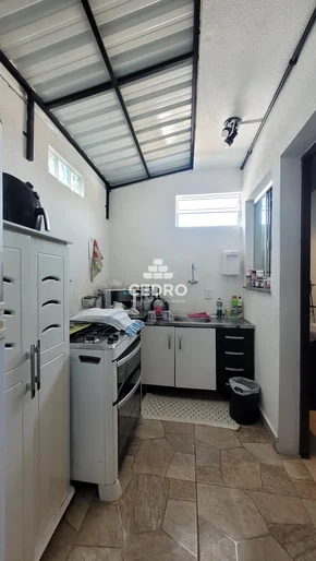 Casa Com 2 Quartos No Contorno