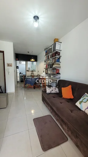 Casa Com 2 Quartos No Contorno