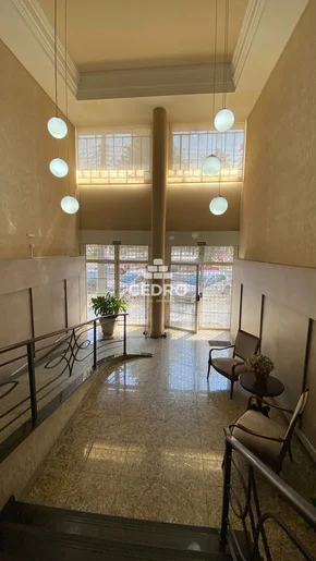 Apartamento Com 3 Quartos, Sendo 1 Suíte, No Centro