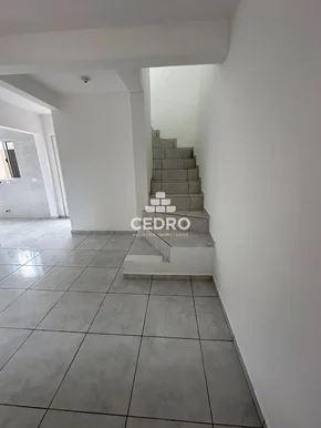 Sobrado Com 2 Quartos Em Uvaranas