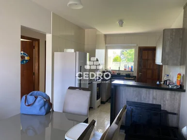 Casa Com 3 Quartos No Contorno