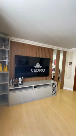 Apartamento Com 3 Quartos, Sendo 1 Suíte, No Centro