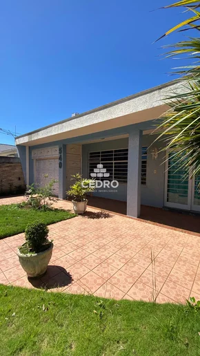 Casa Com 4 Quartos, Sendo 1 Suíte, Na Vila Estrela