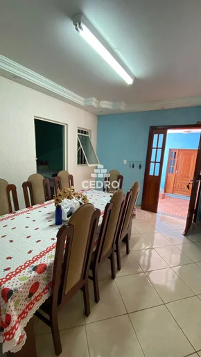 Casa Com 4 Quartos, Sendo 1 Suíte, Na Vila Estrela