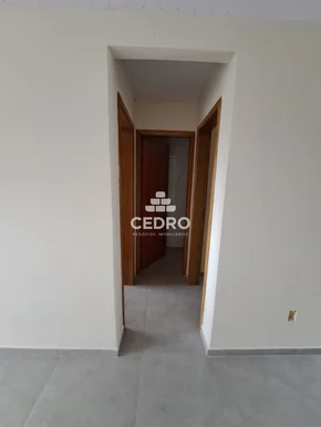 Casa Com 2 Quartos No Contorno