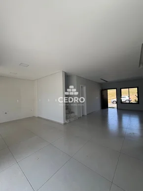 Sobrado Com 3 Quartos, Sendo 2 Suítes, No Jardim Carvalho