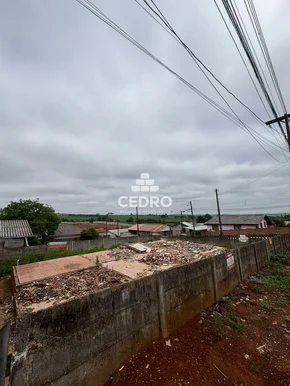 <strong>Casa com 2 quartos e terreno no Santa Monica</strong>