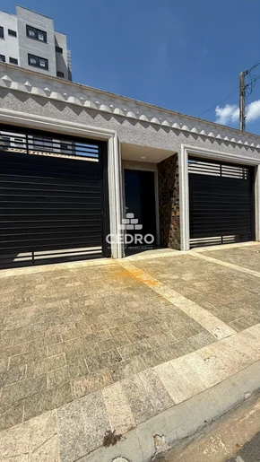 <strong>Casa com 3 quartos, sendo 1 suíte, em Órfãs</strong>