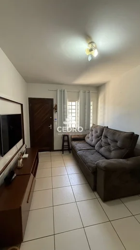 Casa Com 3 Quartos, Sendo 1 Suíte, Em órfãs