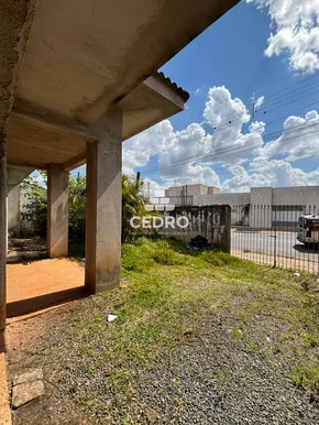 Sobrado Com 5 Quartos, Sendo 1 Suíte, Em Uvaranas