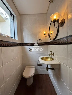 Sobrado Com 5 Quartos, Sendo 1 Suíte, Na Vila Estrela