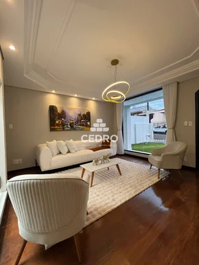 <strong>Sobrado com 5 quartos, sendo 1 suíte, na Vila Estrela</strong>