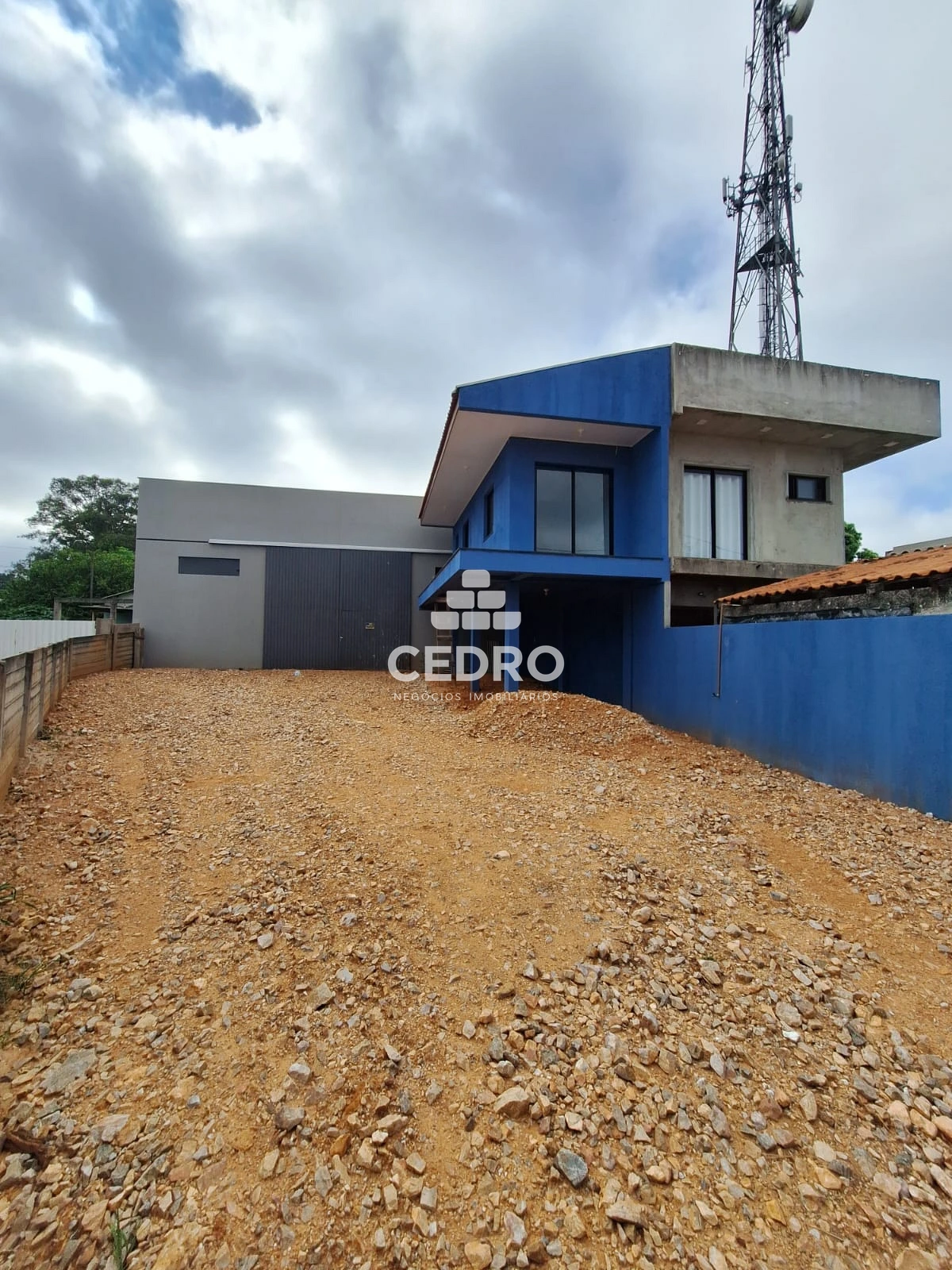 Barracão De 244m² Em Uvaranas