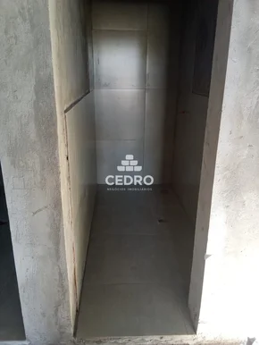 Barracão De 255m² Em órfãs