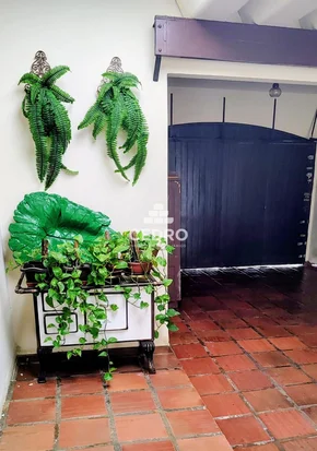 Casa Com 5 Quartos, Sendo 1 Suíte, Na Ronda