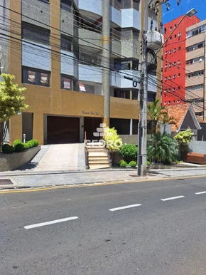 <strong>Apartamento com 180m² no Centro</strong>