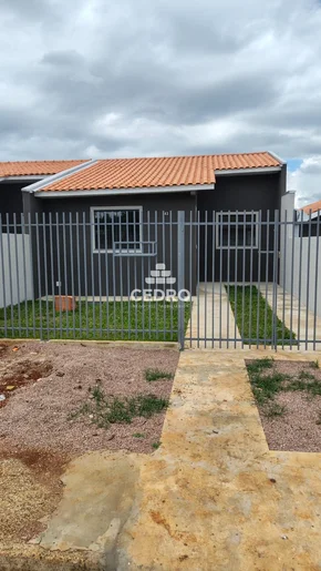 Casa Com 2 Quartos No Cará Cará