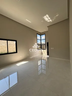 <strong>Casa com 3 quartos, sendo 1 suíte, no Contorno</strong>