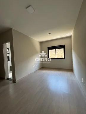 Casa Com 3 Quartos, Sendo 1 Suíte, No Contorno