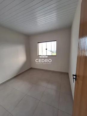 Casa Com 2 Quartos No Contorno