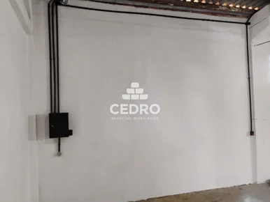 <strong>Barracão de 180m² no Contorno</strong>